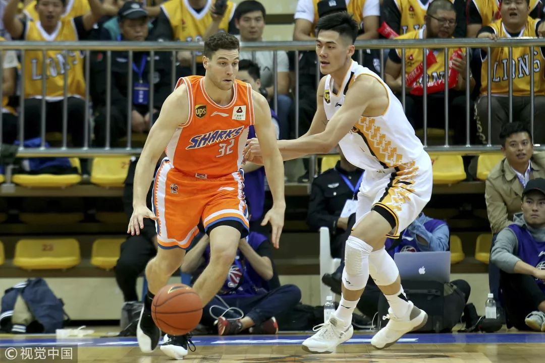 大鲨鱼被逆转输了,上海大鲨鱼u19夺冠