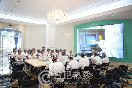 安徽新东方西点专业学子走进采蝶轩集团参观学习