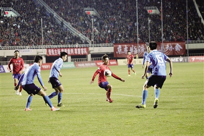 球队输了比赛,球队输了球迷赢了