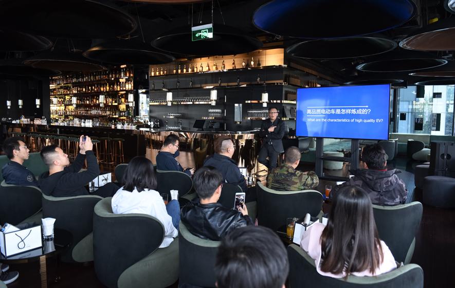 手机的辐射是电视的多少,手机的辐射比电车还大