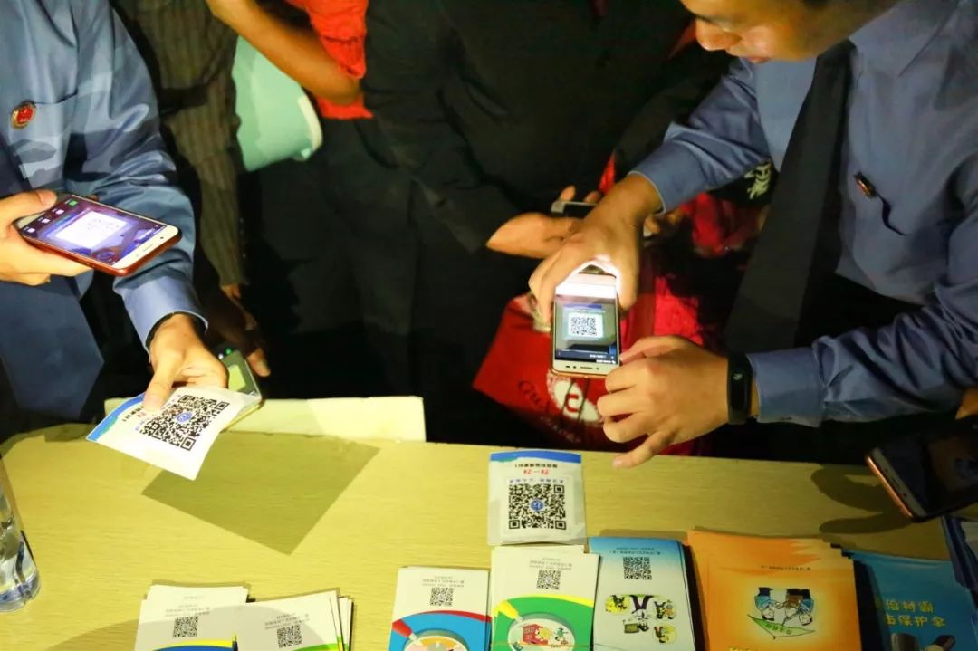 这一夜场集市有亮点，看剧学法两不误！