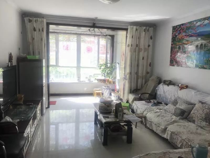 石河子三室二厅50万精装修急卖,石河子二手房大户型推荐