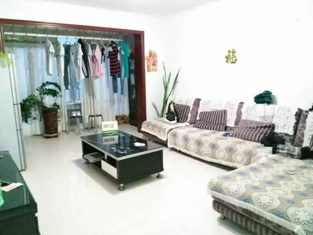 石河子三室二厅50万精装修急卖,石河子二手房大户型推荐