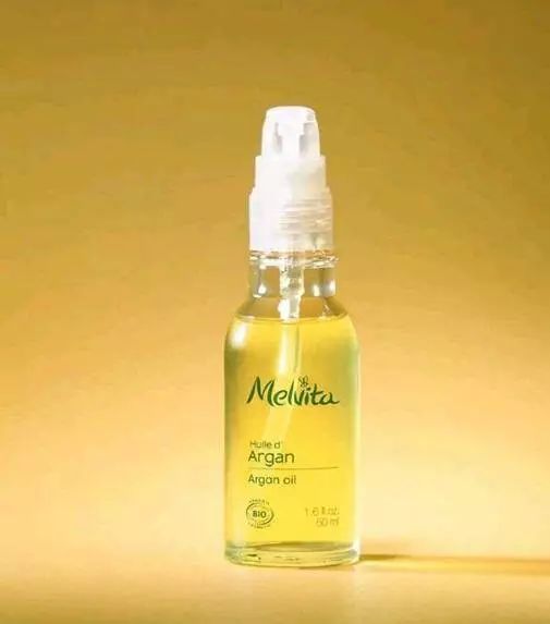 换季皮肤干燥起皮水推荐,秋季皮肤干燥缺水记得多补水