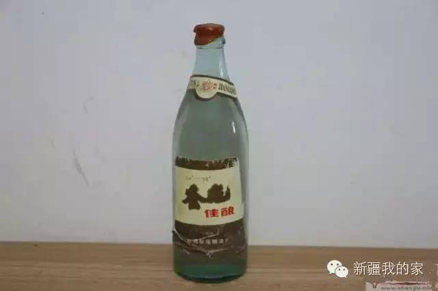 新疆老酒你喝过几种,收藏的老烟老酒