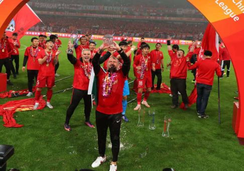 中国上海上港庆功晚会,上港夺冠庆功宴武磊人气爆棚