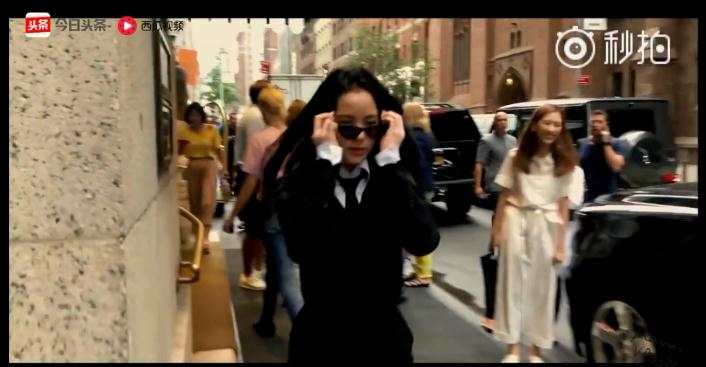 向往的生活第四季欧阳娜娜挖藕,向往的生活欧阳娜娜和张子枫化妆