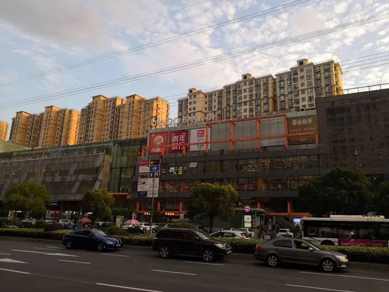 看二十年前老照片感慨,长宁区历史变化