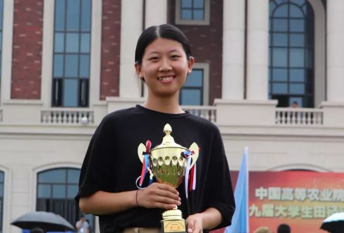 青岛市中学生田径运动会100米冠军,青岛农业大学运动会标枪