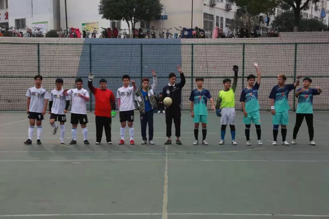 祝贺足球队获得好成绩,祝贺足球队圆满成功