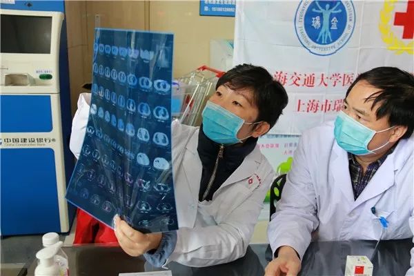 上海瑞金医院开展联合义诊，大理这两个地方火爆了！