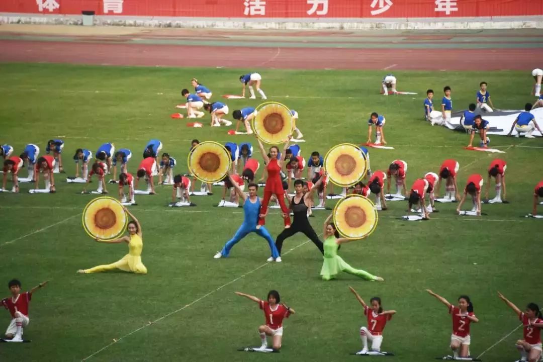 天河学校第七届秋季运动会开幕式,盘点各校校园运动会开幕式