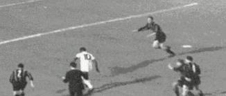 贝利纪录片球王传奇,世纪球王马拉多纳