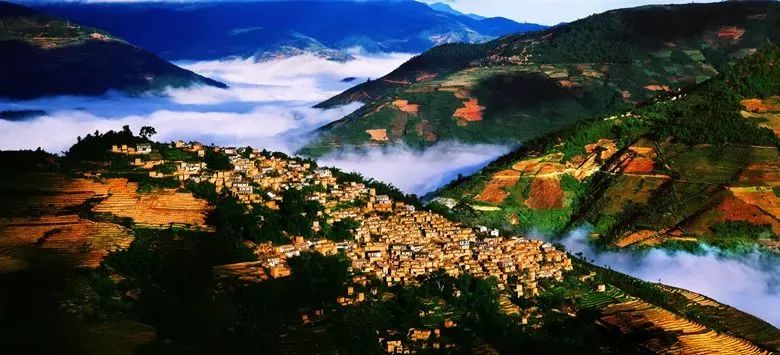 元江哈尼山寨旅游攻略,元江一年一度哈尼十月长街宴视频