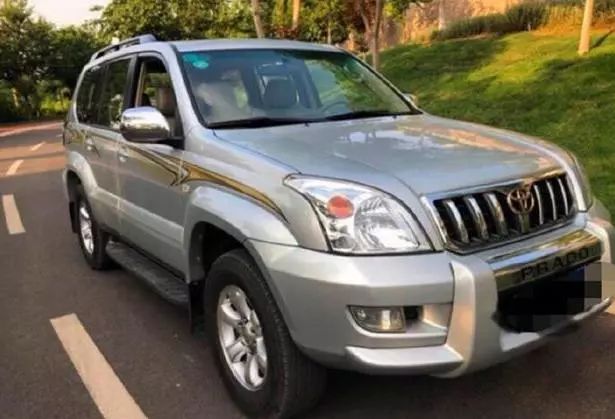 开04年丰田霸道,偶遇丰田霸道