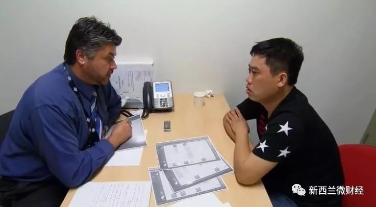 被海关查了聊天记录立即遣返,微信记录被中国海关遣返后果