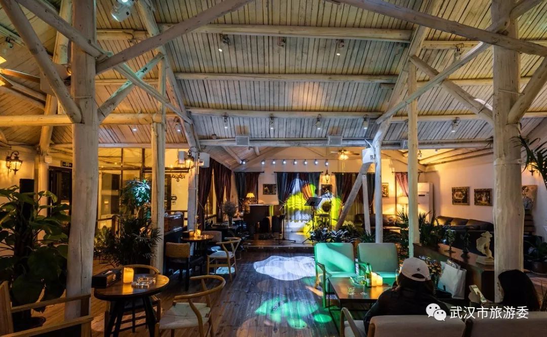 小雪节气外出,小雪节气酒到店