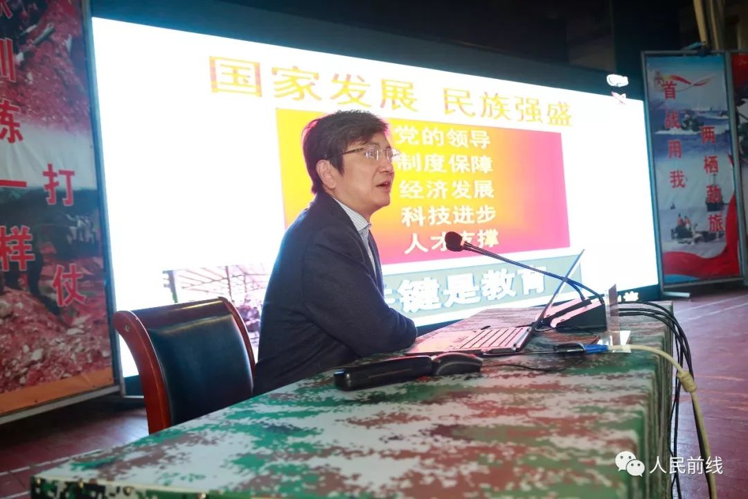 还记得浙大“强哥”吗？他来新兵旅上课，现场爆发掌声100多次……