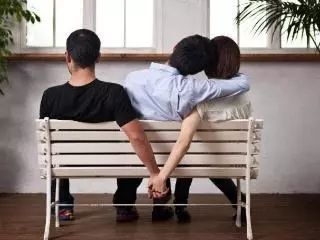 “我就是想杀了她！”他竟用水果刀刺向自己的妻子