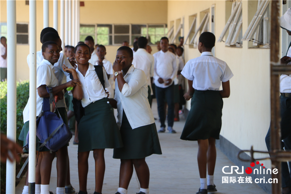 来自中国的援助,正在津巴布韦改善非洲难民的生活