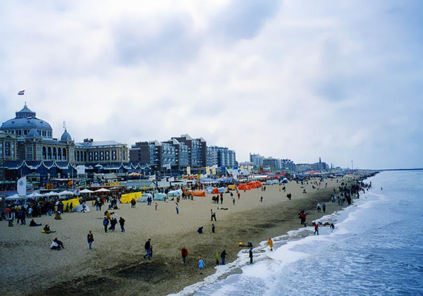 荷兰海牙皇宫,肃穆城市