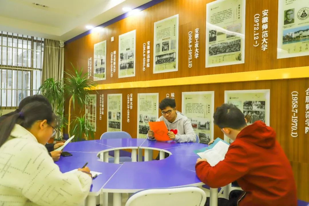 揭秘｜你不知另一面的易班都在这儿了！