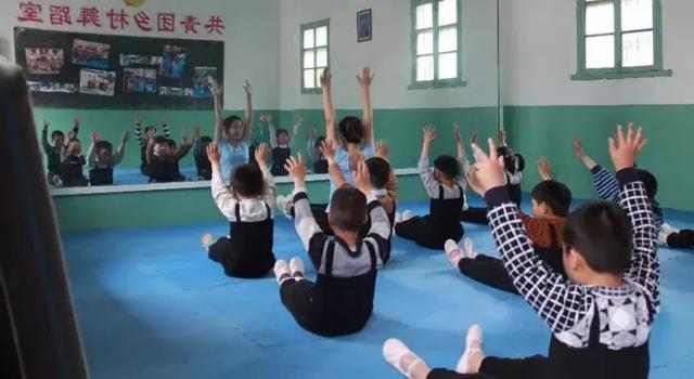 浉河区委“乡村舞蹈教室”志愿服务项目获“银奖”