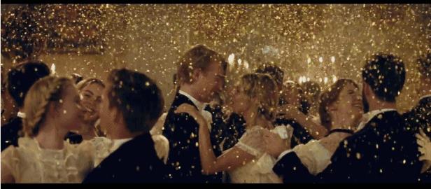 上海欢乐谷嗨翻了!50万㎡华灯齐放、圣诞市集、狂欢盛典,还能与偶像零距离接触……