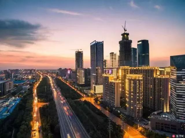 最新！西安户籍人口接近1000万！看看“95后”怎么用行动表白