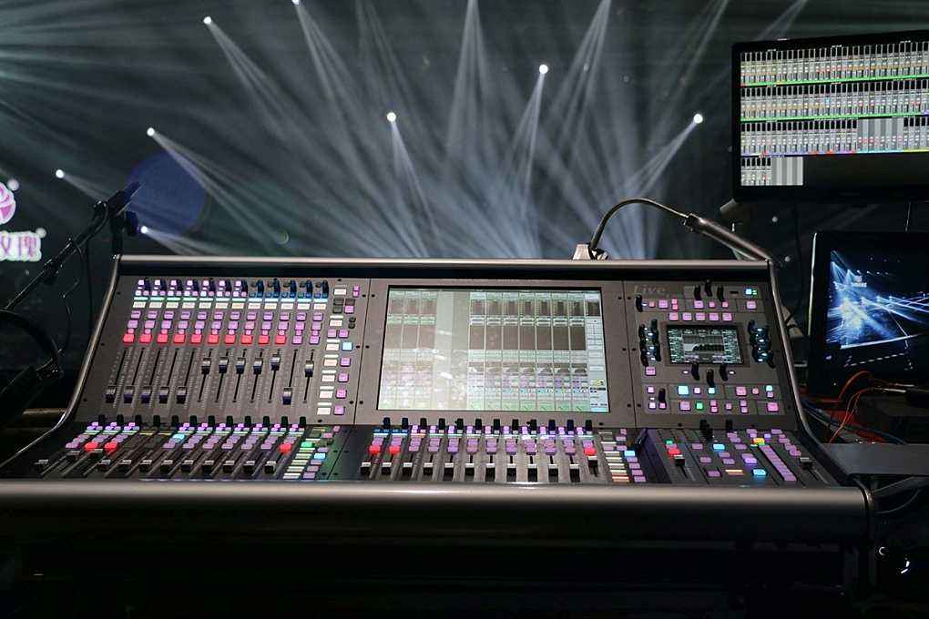 调音台的主音量键失效了,调音台的功能键的作用