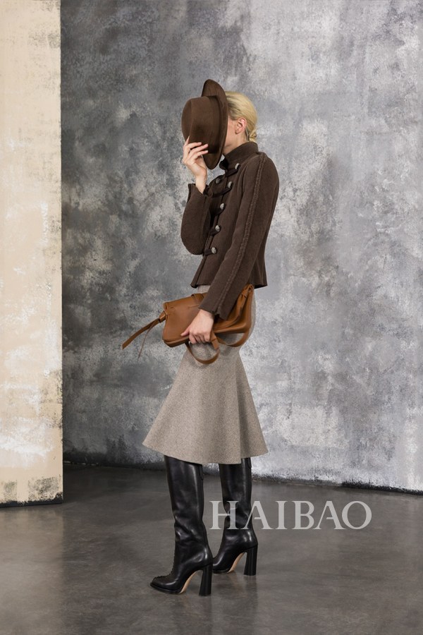 乔治阿玛尼2022秋冬高定,乔治阿玛尼2019秋冬时装秀女装