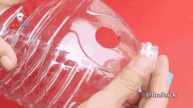 洗发水瓶不要扔，剪两刀放进洗碗池，解决千家万户的*麻大**烦！