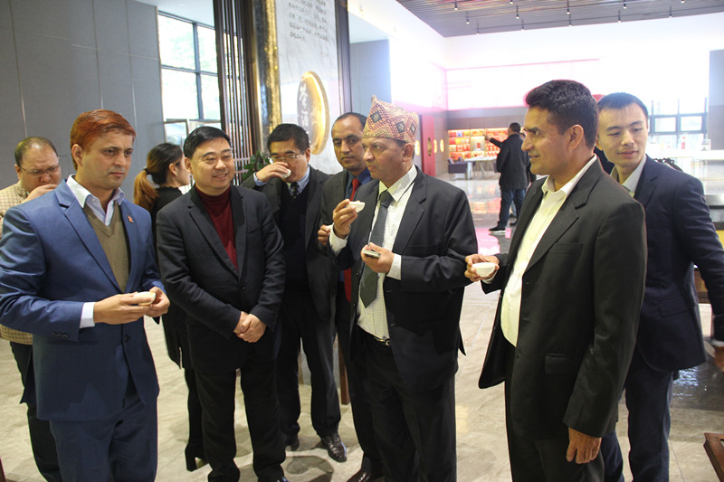 以茶为媒精诚合作,尼泊尔考察团访问川茶