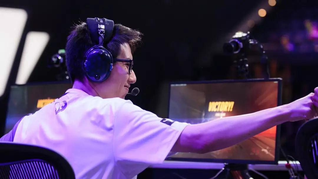 致华盛顿silkthread：再会我们的华裔男孩