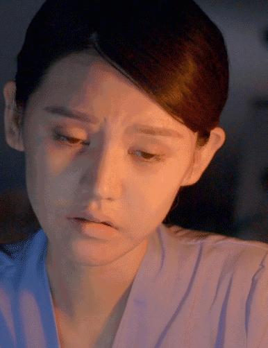 23岁姑娘上班时突然眼睛巨痛,看不见了,10个人中3个患这个病