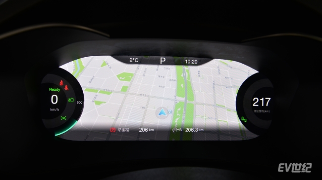 科技感满满电动汽车,满满科技感的燃油车