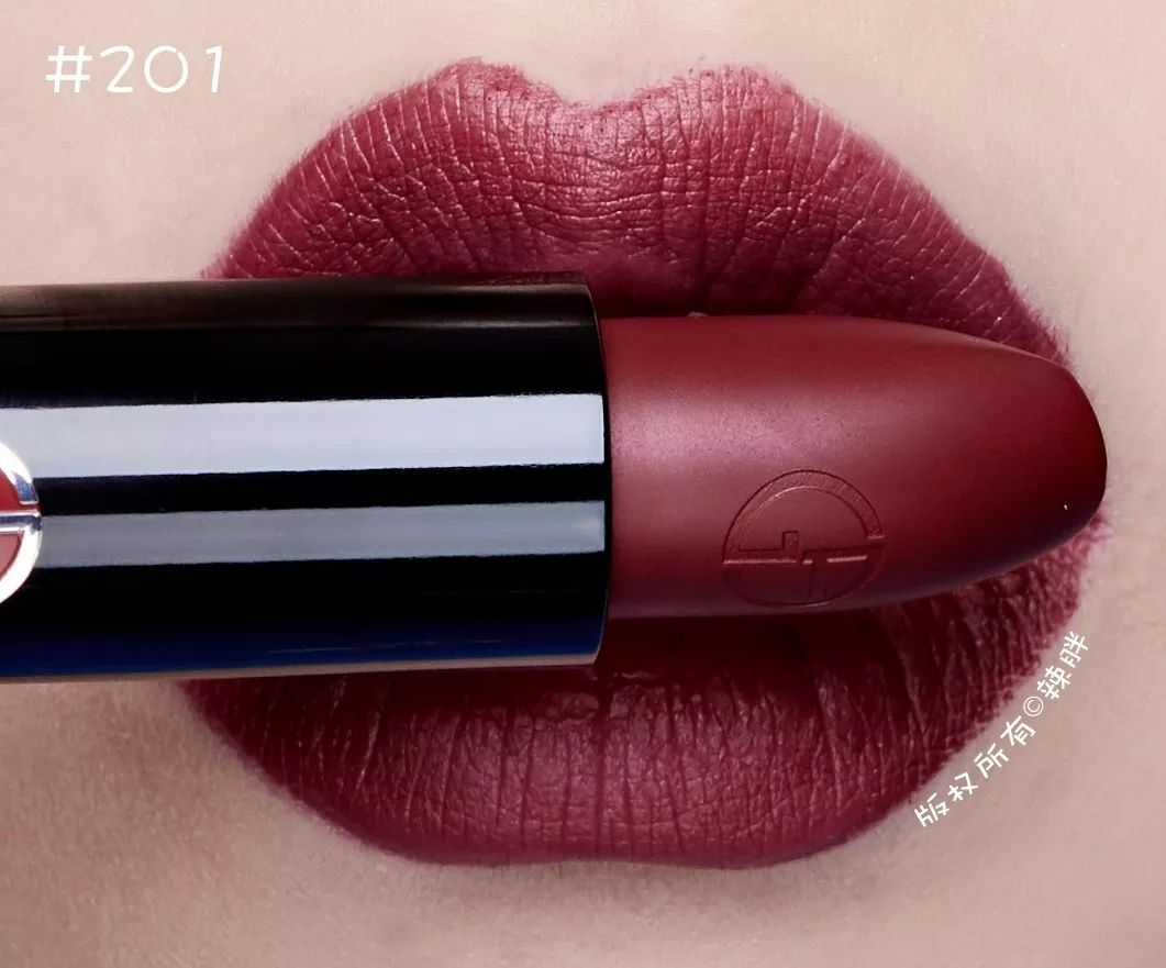 新品全试色I这支最美唇膏美到犯“罪”，红一整年全靠她！