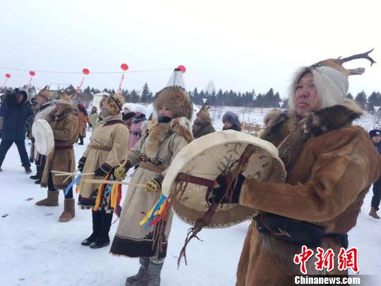 鄂伦春冰雪季滑冰,鄂伦春冰雪节介绍