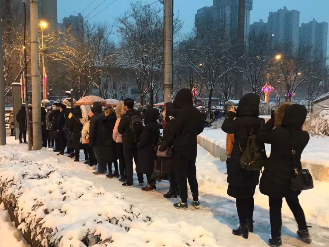 降雪降温降临多地大暴雪强势出击,降雪降雨降温来袭多地受影响