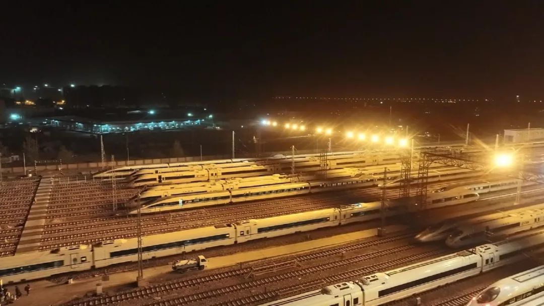 提起“春运”别心慌，郑州局集团公司加大运能帮您忙