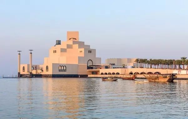 比迪拜都有钱的国家,比迪拜有钱的是哪个国家