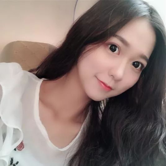 脖子长纹的女人,中年妇女脖子有几圈纹是怎么来的