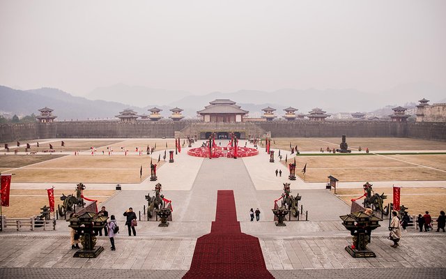 春节横店影视城门票价格表,横店影视城春节免费游玩