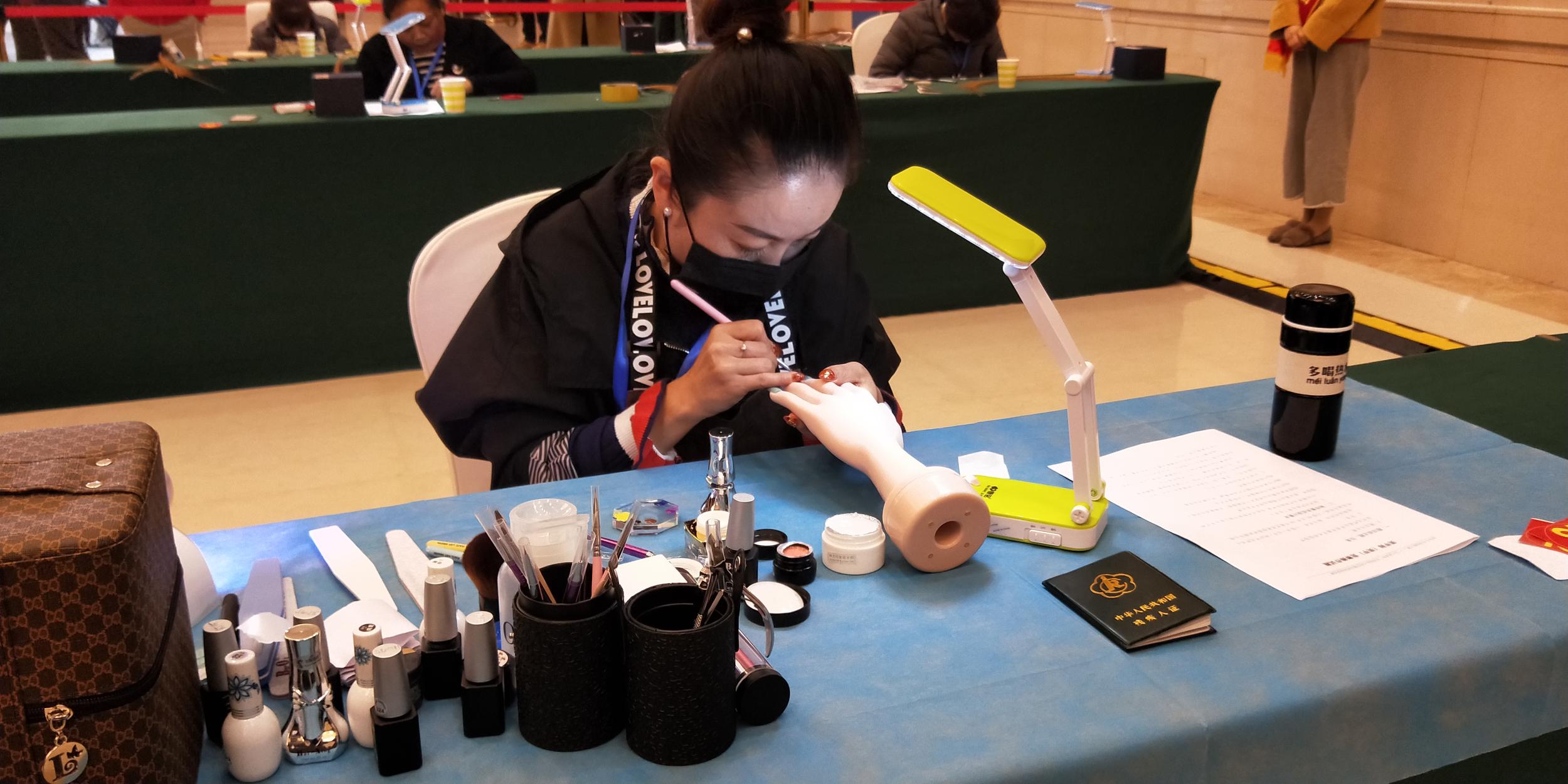 同步小康残疾人一个都不能少,小康社会残疾人一个不能少