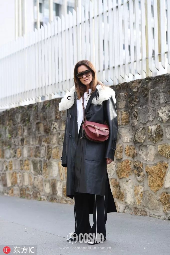 我没有年轻10岁的药，但马思纯这件“少女感”可以