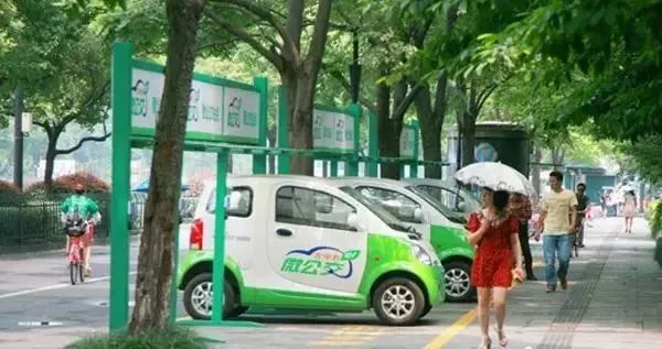 就在刚刚，传来一份近千万西安人的年度总结，内容过于真实……