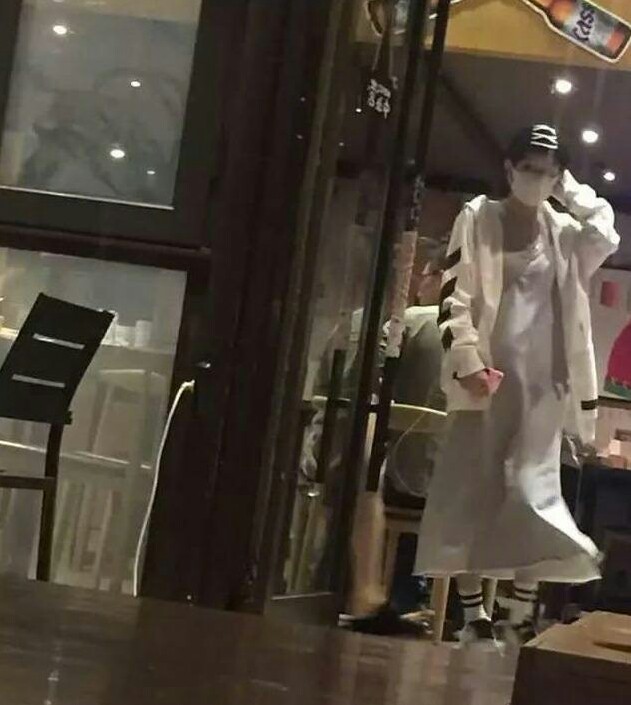 赵丽颖方否认传言,赵丽颖却深陷谣言风波