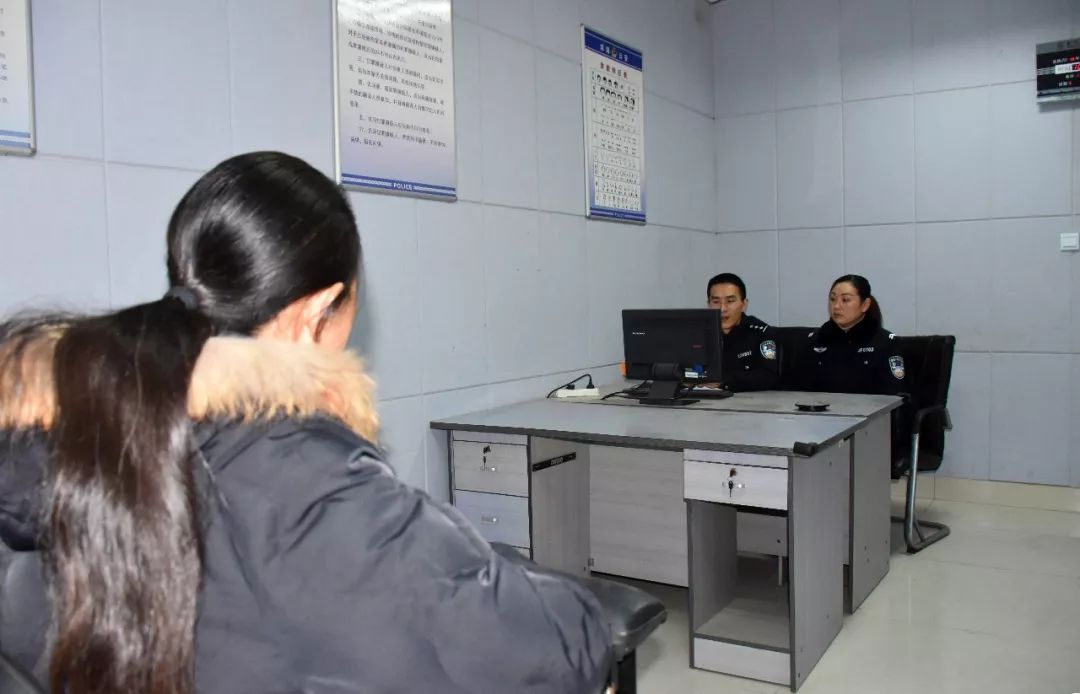 猖狂小偷作案,警方抓捕盗窃贼