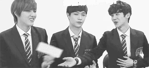 张艺兴弹琴喜剧之王,向往的生活张艺兴唱歌喜剧之王