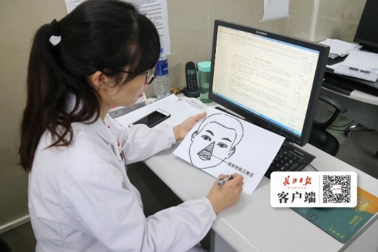 脸上哪些区域的痘不能挤,女子挤痘痘脸肿了